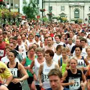 The start of the 10k in 2000. Were you among the runners 20 years ago? Are you taking part in this year’s virtual challenge? Let us know