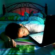 Teenagers should be educated how screen time at night affects sleep