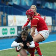 Katy McLean scores a try for England during the RBS Women's 6 Nations match at Cardiff Arms Park. PRESS ASSOCIATION Photo. Picture date: Saturday February 11, 2017. Photo credit should read: David Davies/PA Wire. RESTRICTIONS: Editorial use only, No c