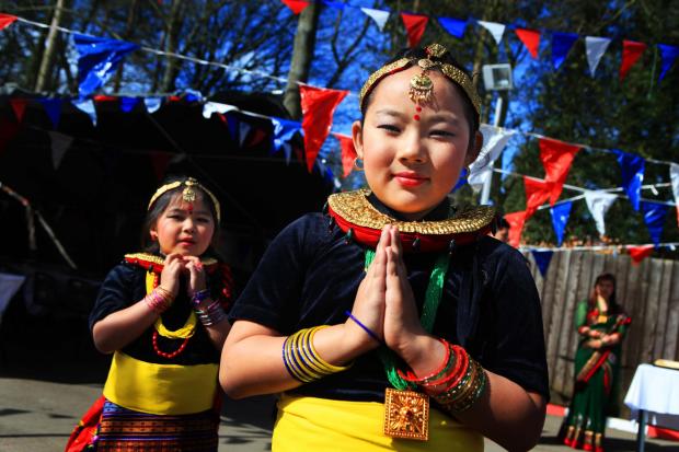 The Northern Echo: HINDU STATUE: Sarona Tamang and Kamana Rai at a ceremony to mark the installation a new Hindu staue
