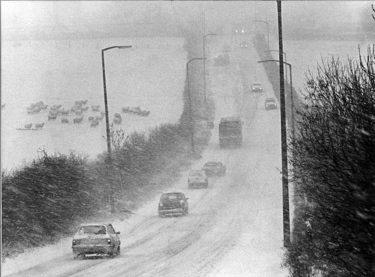 Blizzard conditions in Trimdon Village, Jan 17, 1981