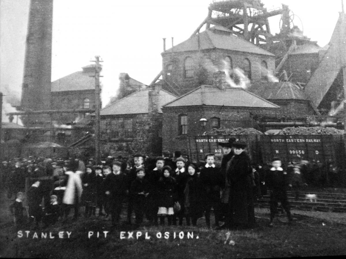 Children at the pithead, West Stanley Colliery