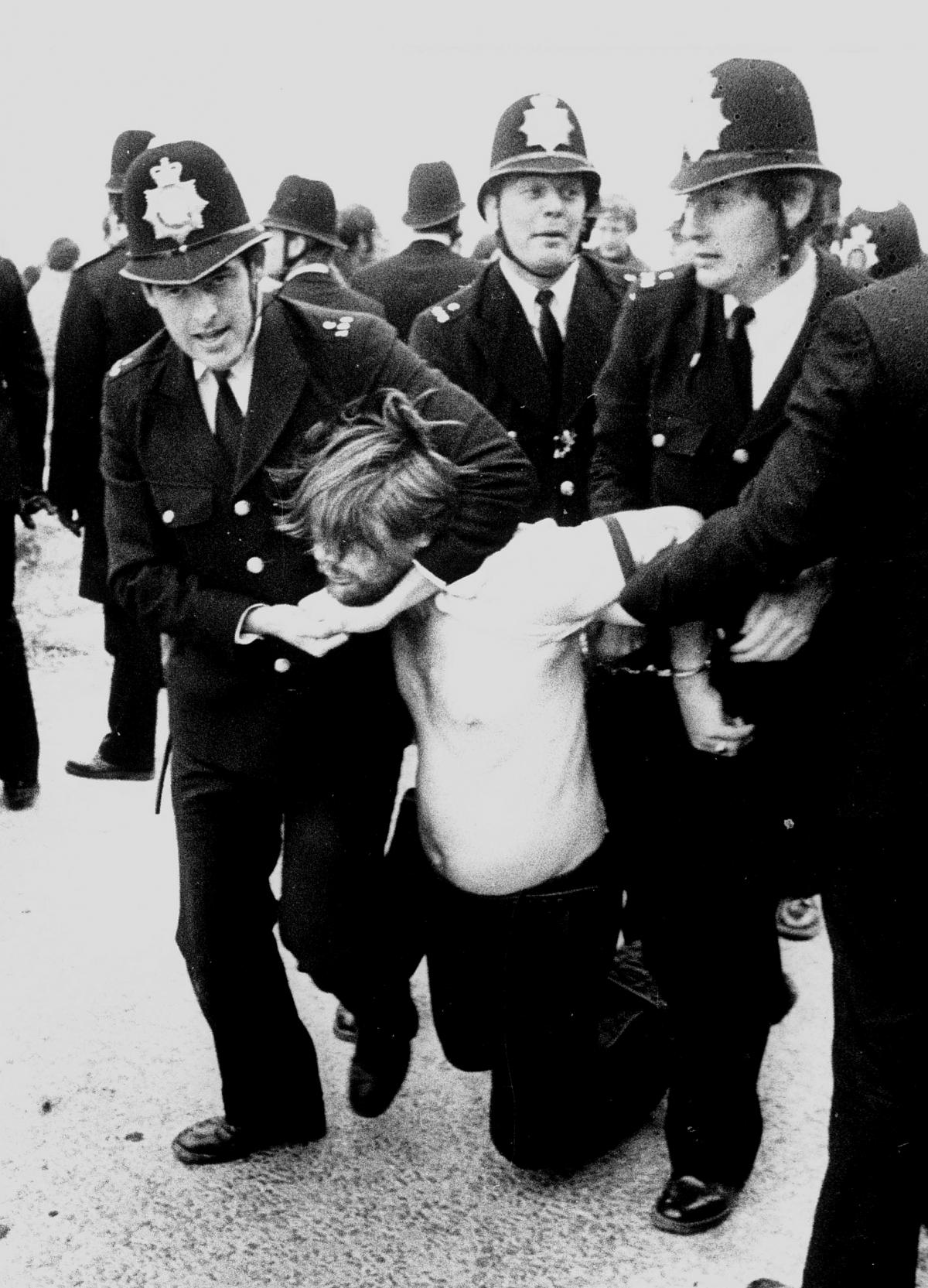 Police arresting pickets at Gascoigne Wood mine. Picture by Richard Doughty.