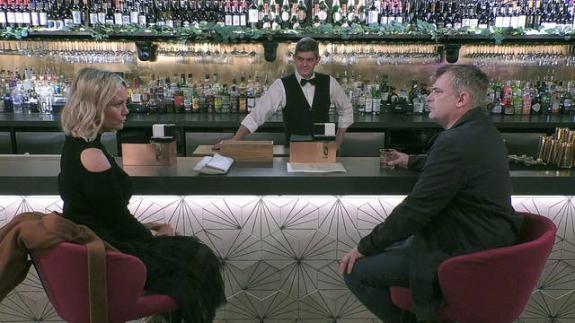 The Northern Echo: Soap stars meet on Channel 4's First Dates. (PA) The Northern Echo: Soap stars meet on Channel 4's First Dates. (PA)