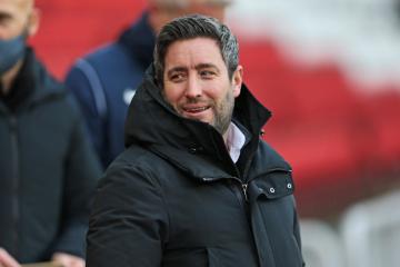 Sunderland: Jermain Defoe deal 'not there' as Lee Johnson fails to pin colours to the mast