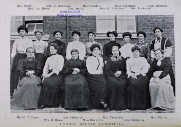 پژواک شمالی: زنان بارتون که با تشکیل کمیت خیاطی و کمیت بازار به عقیده ساکت مؤسس پل جام اوری کارندند.