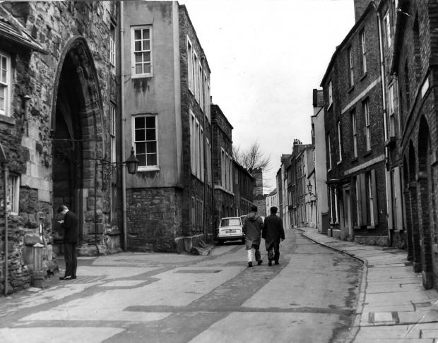 The Northern Echo: South Bailey in March 1962, before the invention of double yellow lines, and way before the invention of mobile phones, although the chap on the left appears to be consulting his. Perhaps he is doing something as old fashioned as posting a letter