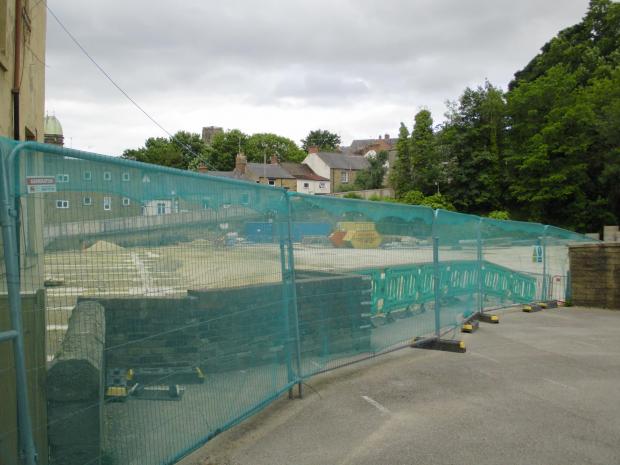The Northern Echo: Fencing has been put up to support the transport hub redevelopment. Picture: BEAN SOCIAL CAFE