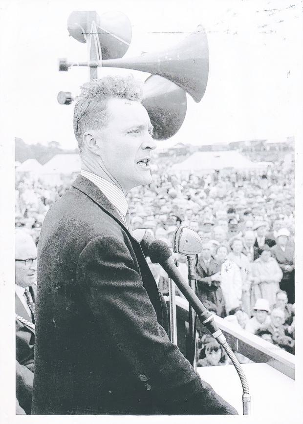 The Northern Echo: Tony Benn addresses the racecourse in 1962