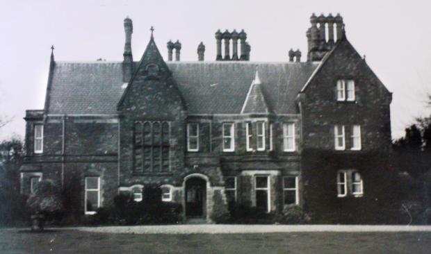 The Northern Echo: Echo memories - A photograph of Blackwell Hill. Eliza Barclay's school for servants, shortly before it was sold to developers in 1972, for Â£140,000, and subsequently demolished - D01/08/03AL.