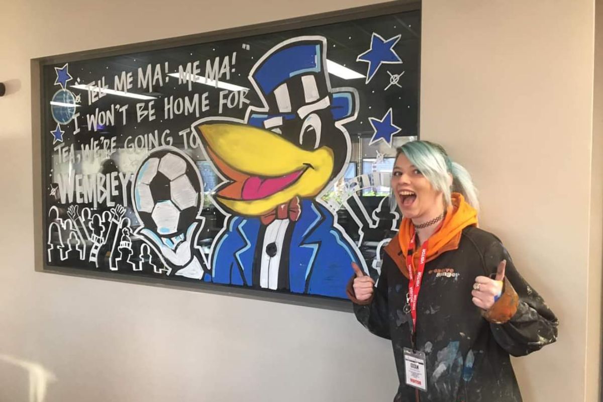 Shops get mural makeover for Newcastle vs Man Utd Carabao Cup final - Vimarsana News