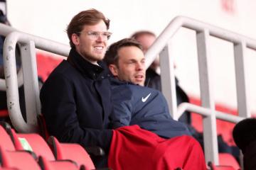 Sunderland: Kristjaan Speakman's praise for Tony Mowbray and players