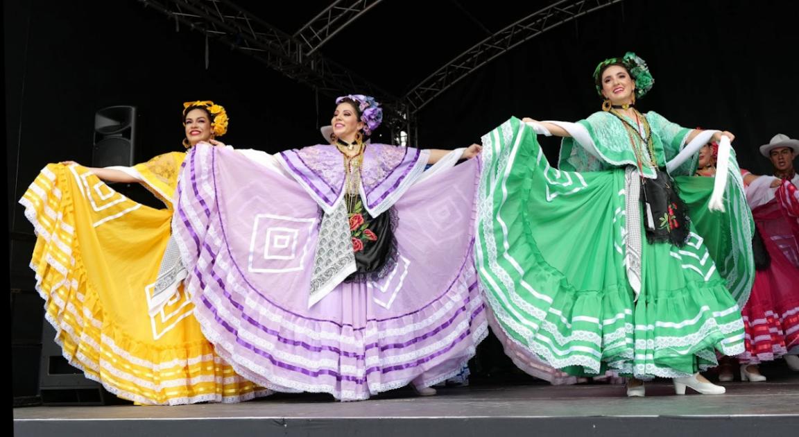 На снимки: Международни танцьори очароват тълпите в Дарлингтън