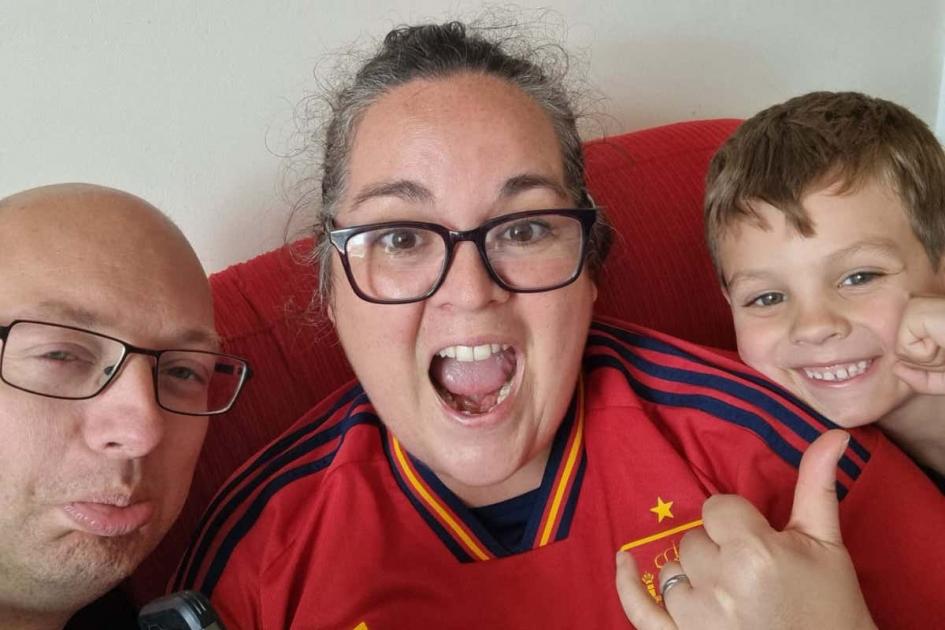 Aficionado de Inglaterra vio la final ‘muy tensa’ con su esposa española
