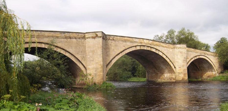 Strength testing of Grade-II* listed Piercebridge Bridge 
