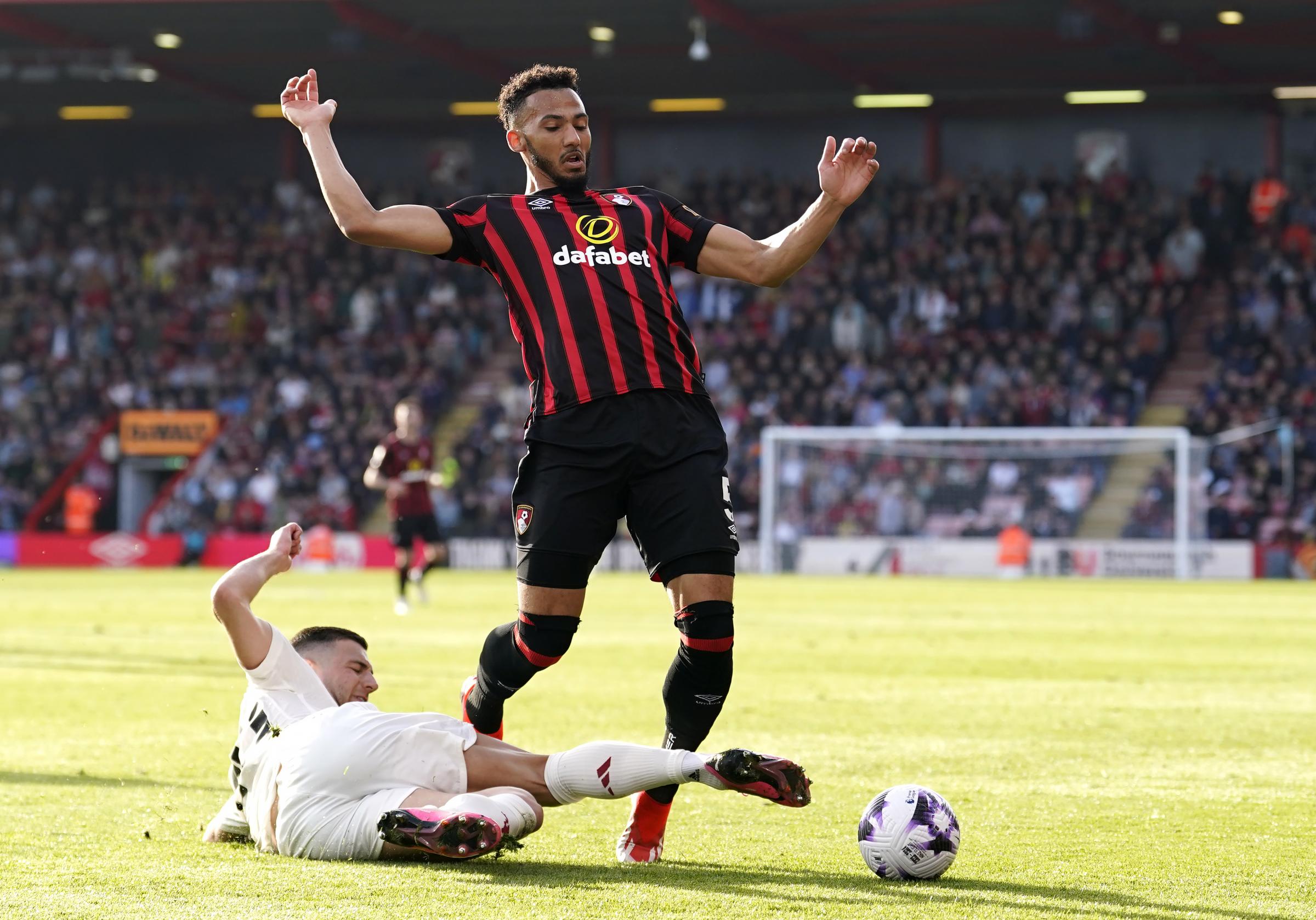 Newcastle United ready to move for Bournemouth defender Lloyd Kelly