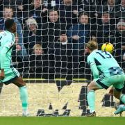 Alexander Isak heads home Newcastle United's winner against Fulham