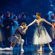 The Scottish Ballets rendition of Cinders! follows the classic plot of Cinderella with tweaks and a few twists to keep the audiences on their toes
