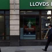 Lloyds Bank is the only provider offering cash to switch right now and you don't have to be an existing customer.