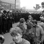 Police surround the pit gate at Easington Colliery on August 24, 1984