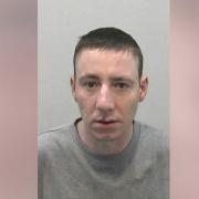 Stalker Dale Gordon jailed for uninvited night-time visit to former partner's home armed with meat cleaver