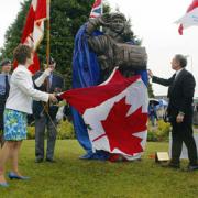 The statue of Andrew Mynarski is unveiled
