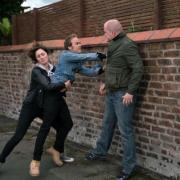 David catches Shona asking for her £1000 from Adam
