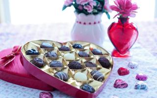 Chocolate gifts you can buy for your loved one for Valentine's Day (Canva)